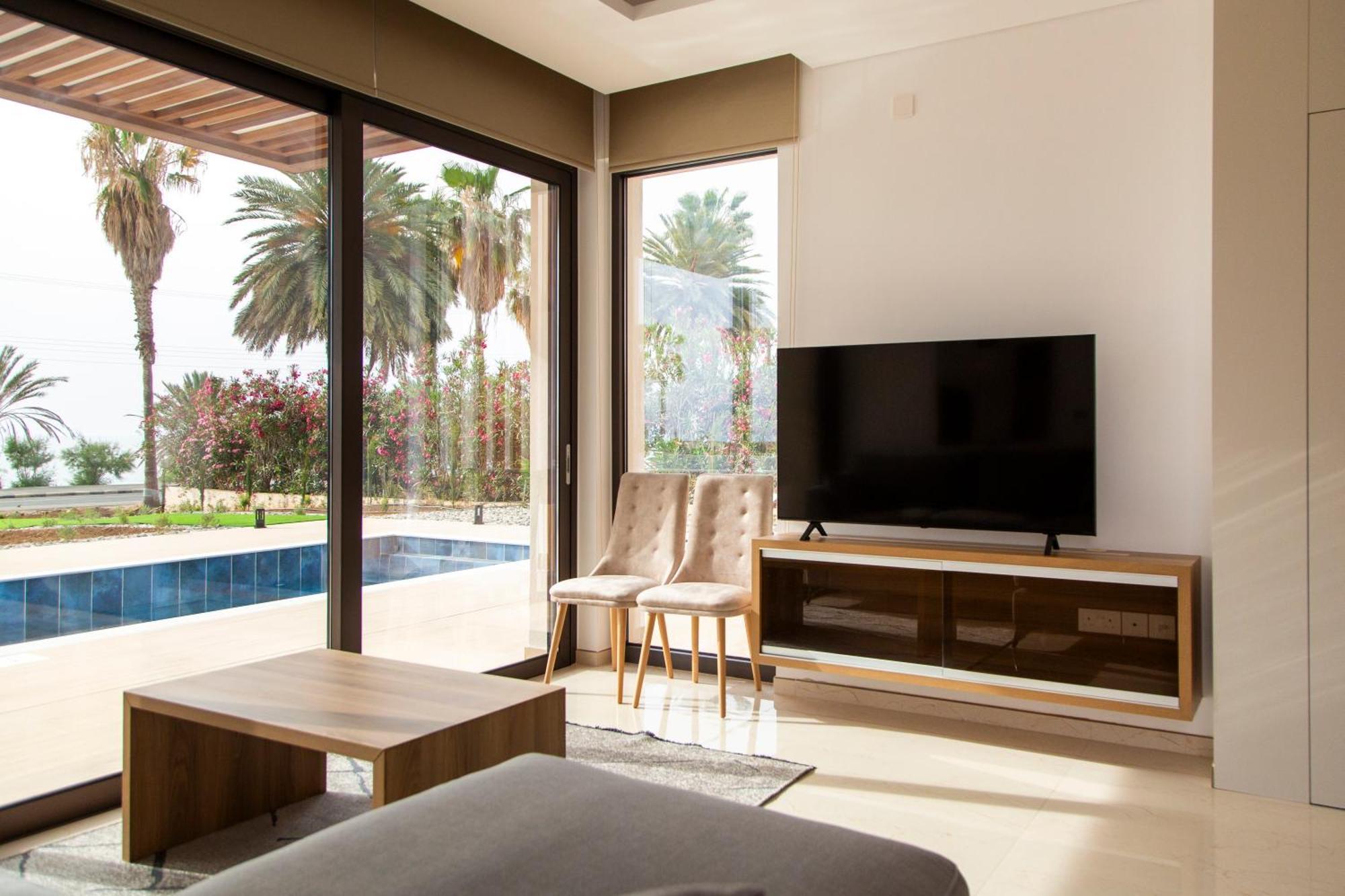 Santa Barbara Seafront Villas W Jacuzzi Pool Paphos Bagian luar foto