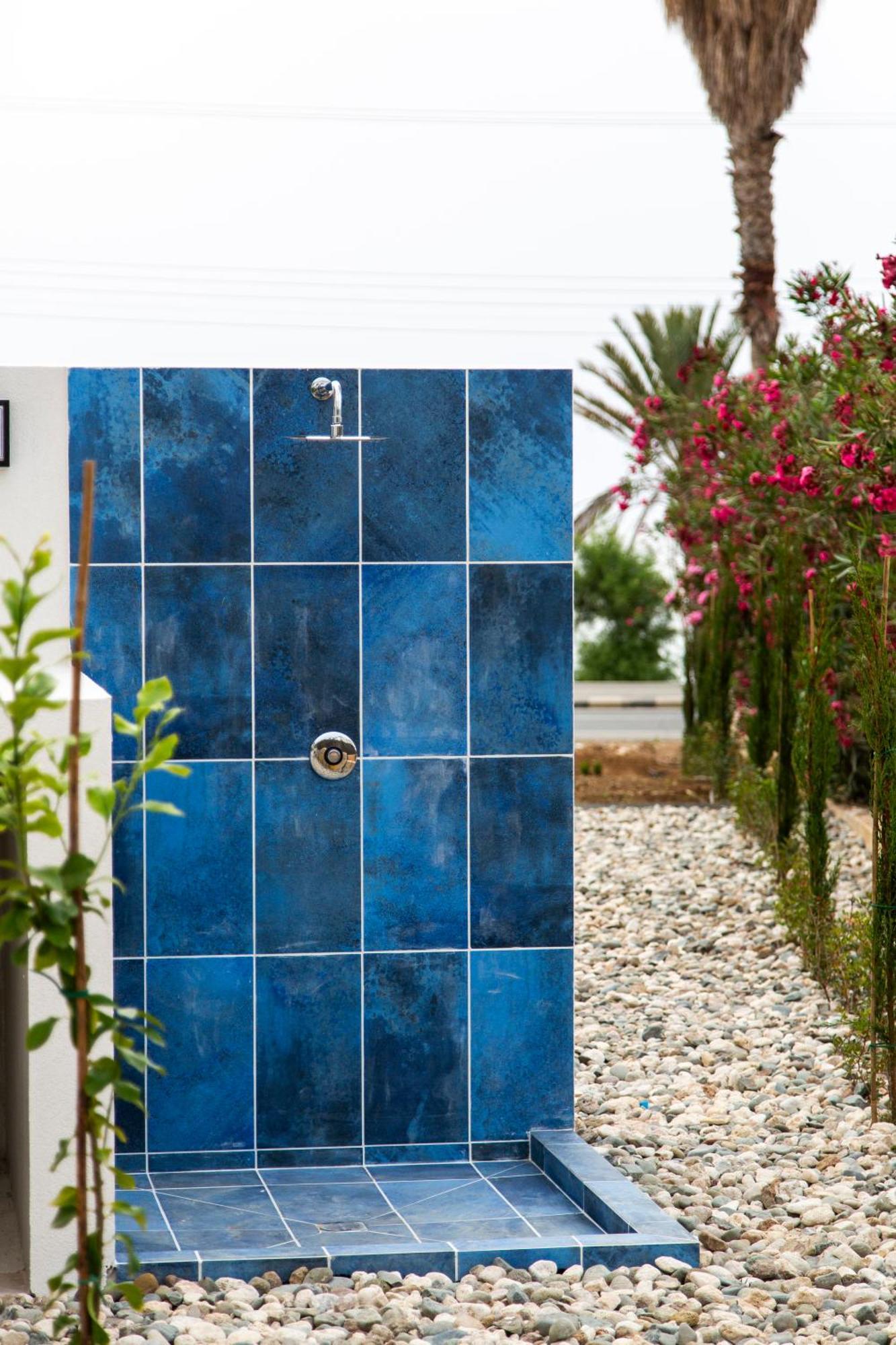 Santa Barbara Seafront Villas W Jacuzzi Pool Paphos Bagian luar foto