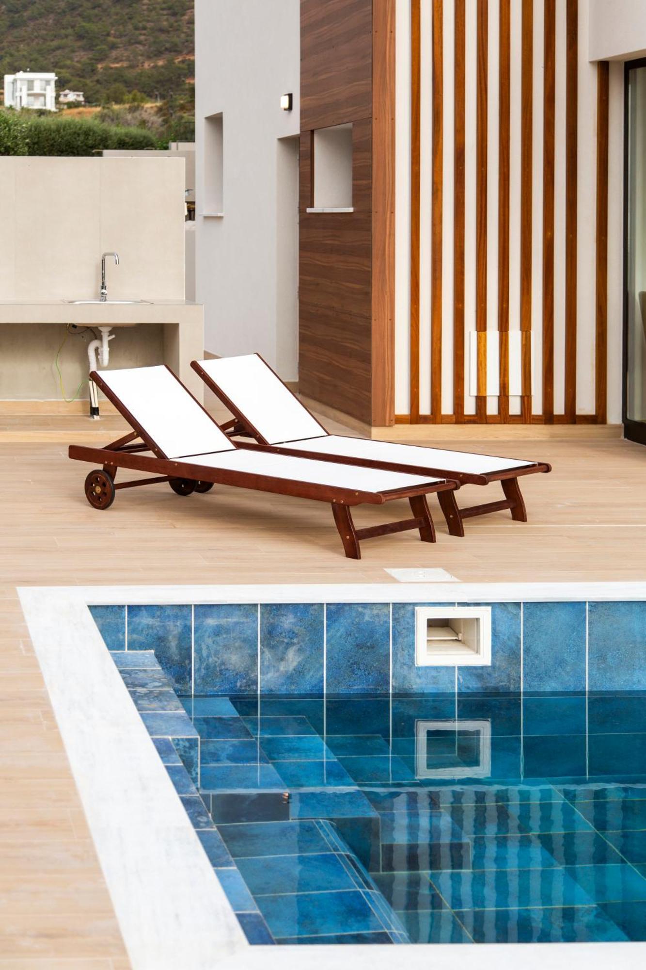Santa Barbara Seafront Villas W Jacuzzi Pool Paphos Bagian luar foto