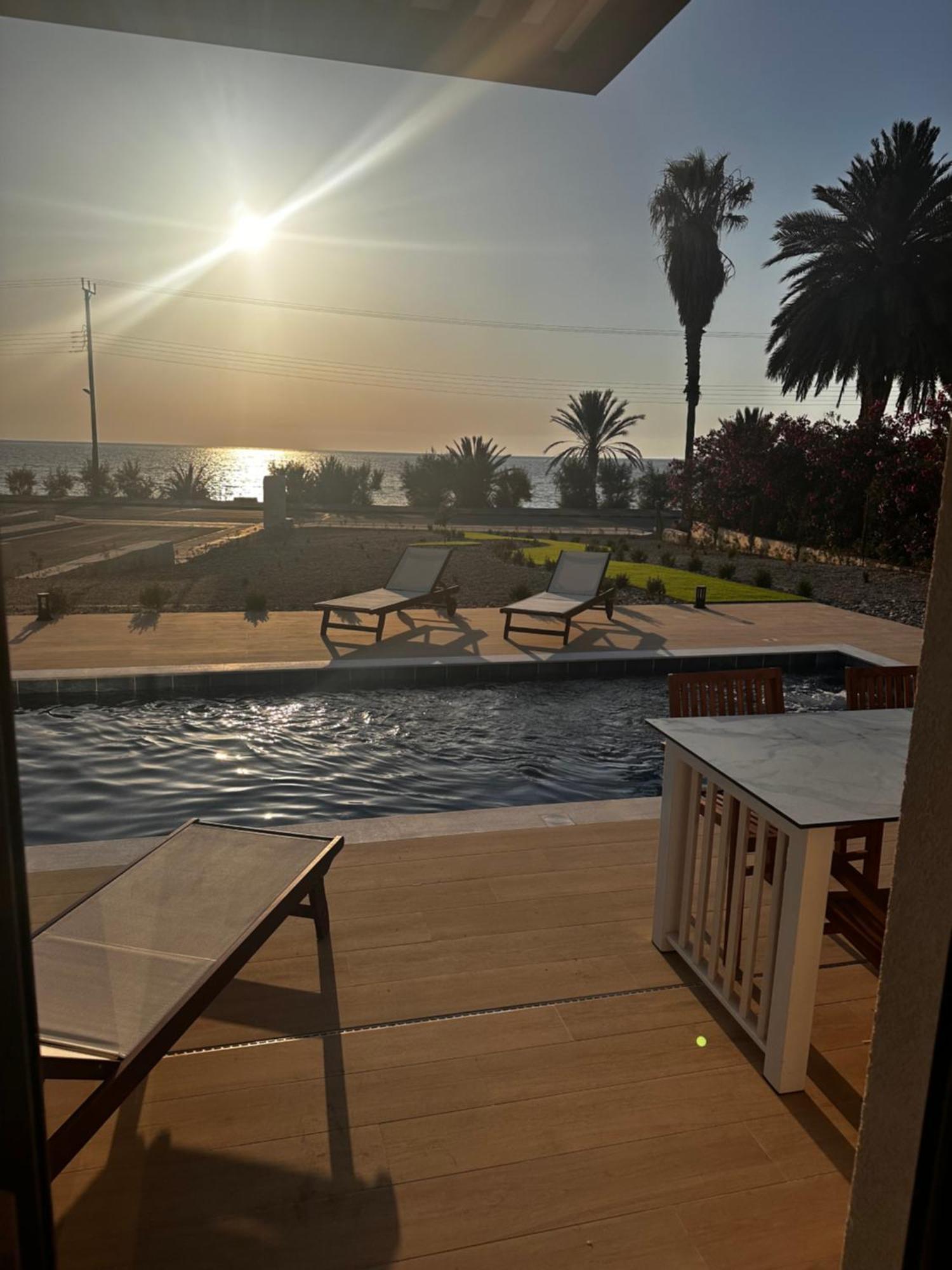 Santa Barbara Seafront Villas W Jacuzzi Pool Paphos Bagian luar foto