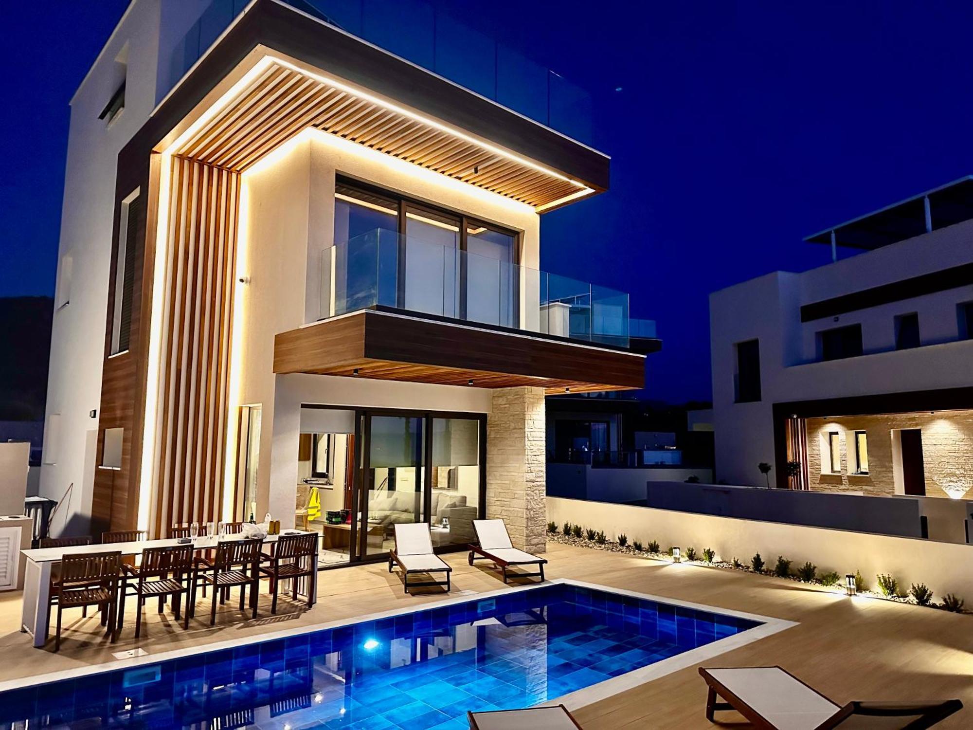 Santa Barbara Seafront Villas W Jacuzzi Pool Paphos Bagian luar foto
