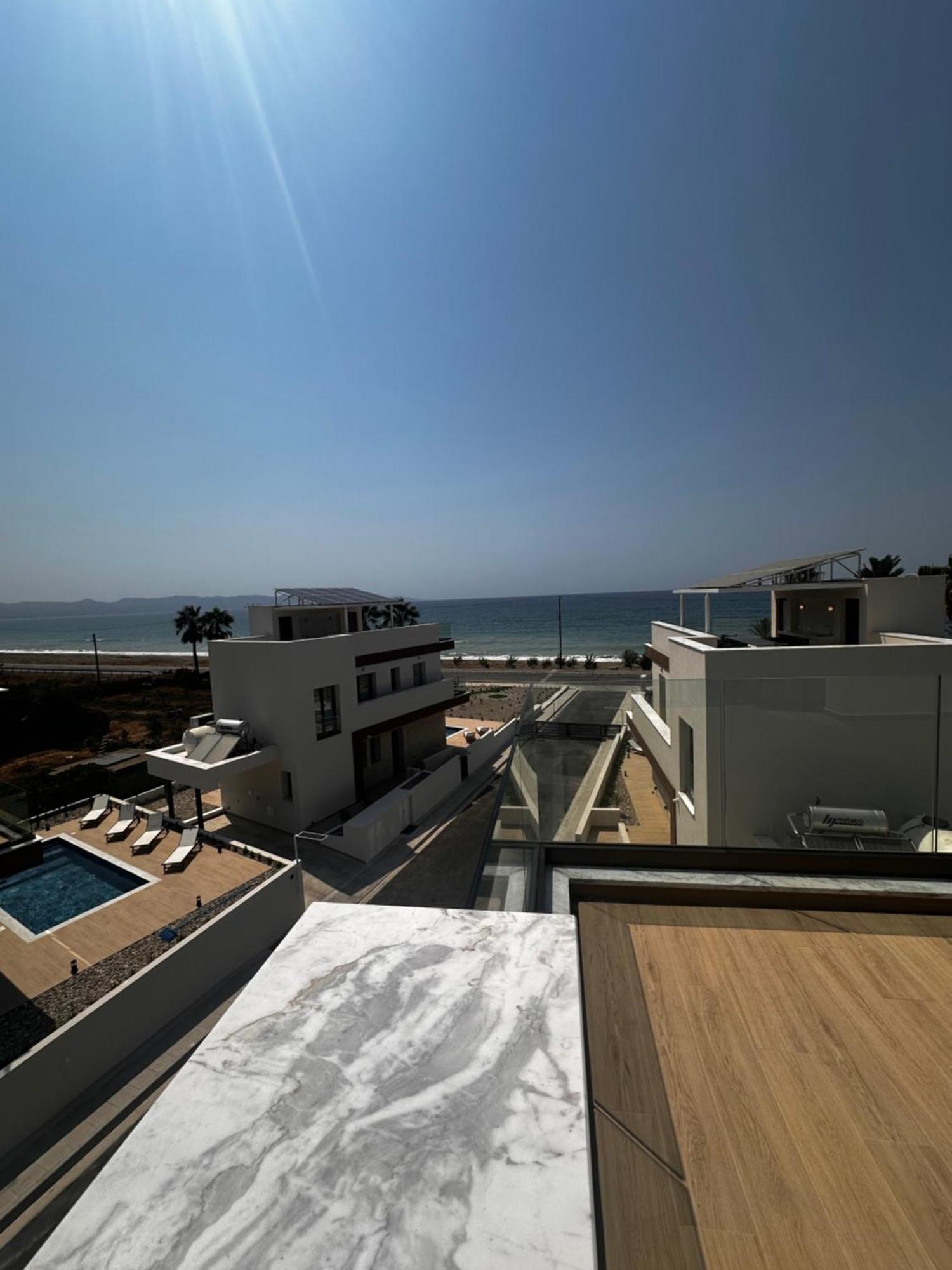 Santa Barbara Seafront Villas W Jacuzzi Pool Paphos Bagian luar foto